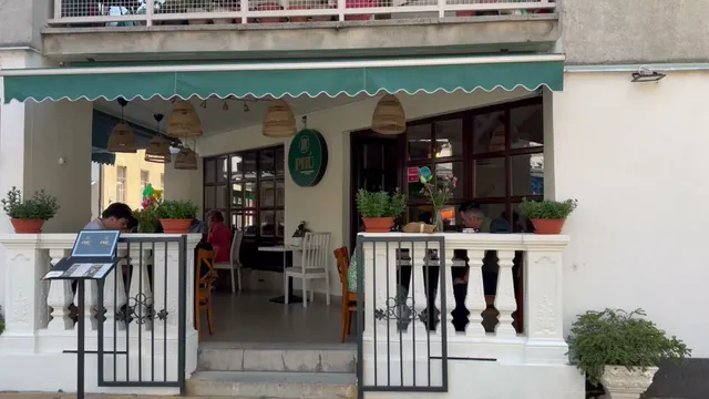 PHU Restaurant and bar