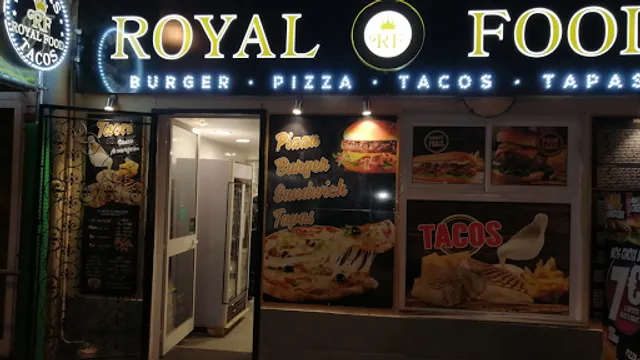 ROYAL FOOD by night