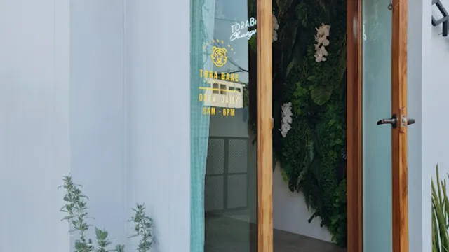 TORA BAKE トラ•ベイク : Homemade Bakes & Coffee Shop