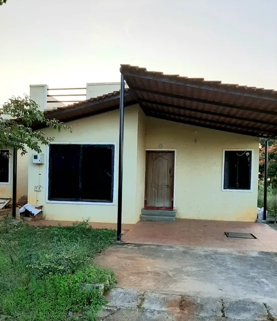 Golden Magnolia Farm House