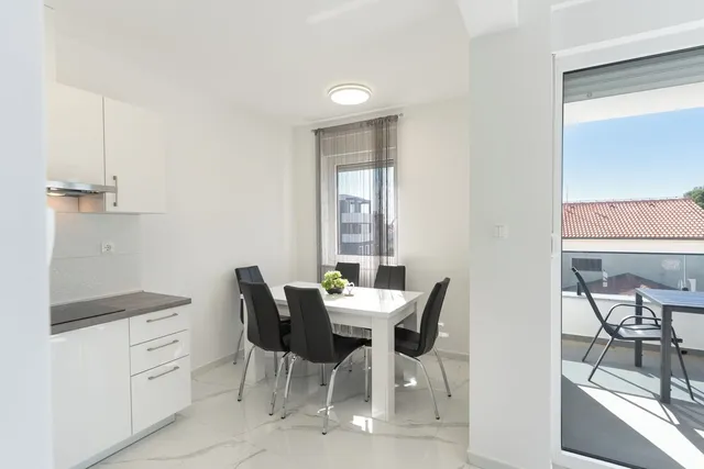 Meridian Pool Residences