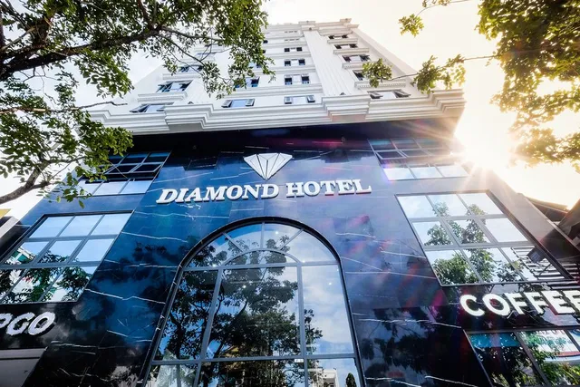 Khách Sạn Diamond Hotel (Bình Dương)