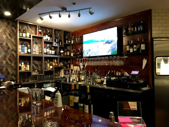 SAFFRON Indian Restaurant & Bar