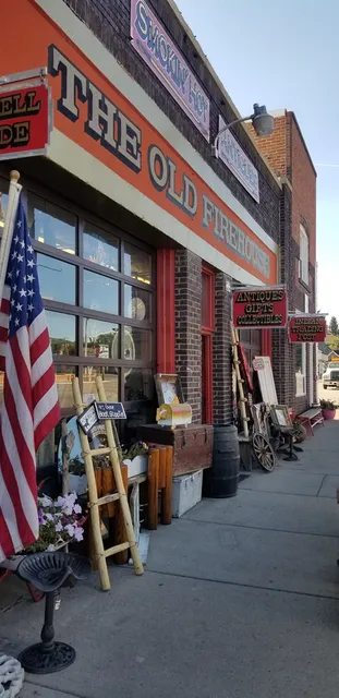 Smokin' Hot Antiques