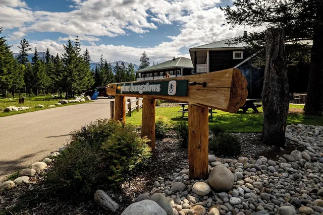Pine Bungalows Resort