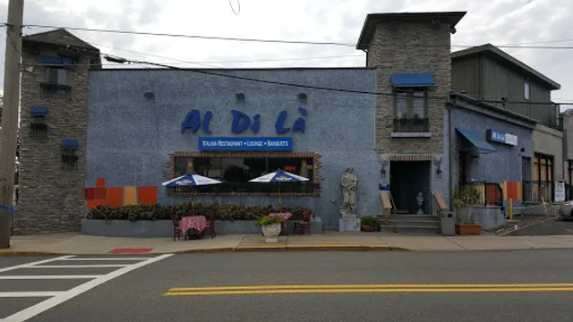 Dominick's Restaurant & Bar - Al Di La Caterers