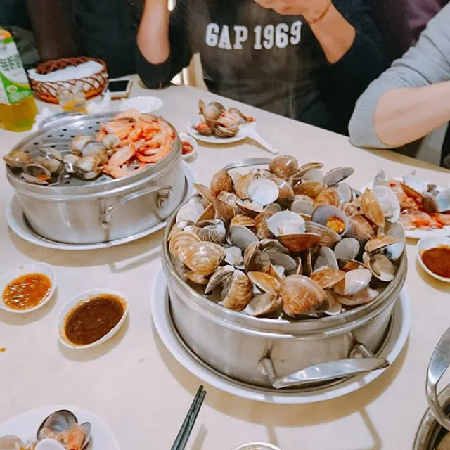 蒸天下海鮮蒸氣火鍋(如需螃蟹需預訂)