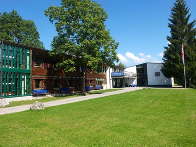 Lovell Mountain Lodge Summer and Winter Camps and Hostel