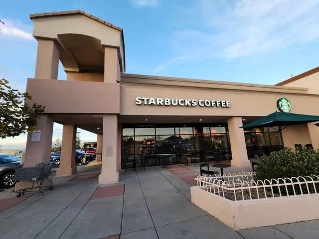 La Cueva Town Center