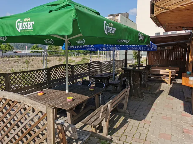 Heinzi's Heiße Hütte