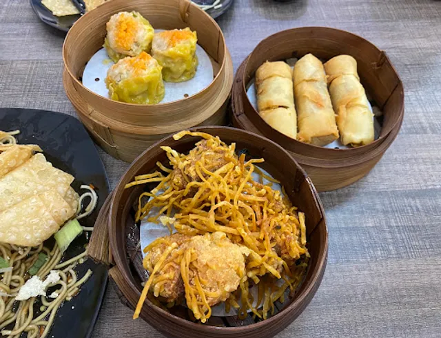 MIE PEDHES & DIMSUM