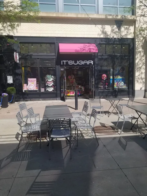 IT'SUGAR Assembly Row