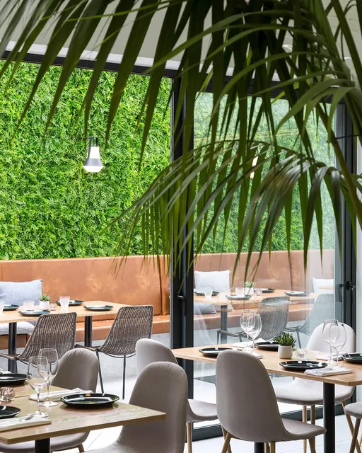 Theatro - restaurante, wine bar e galeria de arte