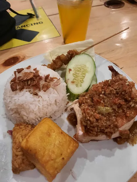 Ayam Gepuk Pak Gembus Resto & Cafe