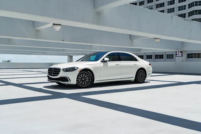 Paramount Luxury Rentals - Exotic Car Rental Miami Beach