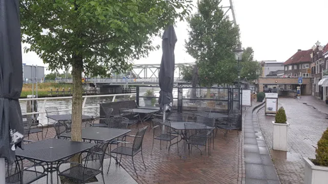 Café Restaurant Easy Dinner