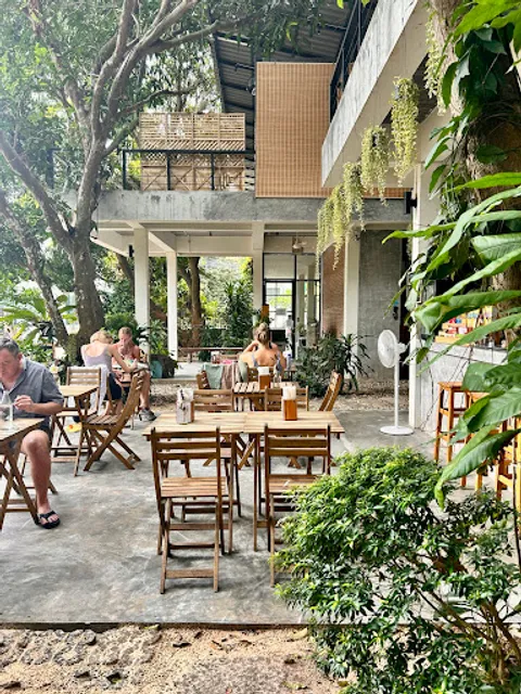 Living Juices & Yoga