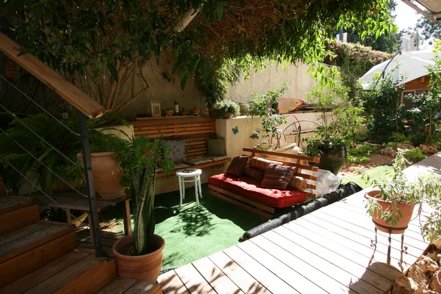 - Closed - Wonderful Garden Apartment