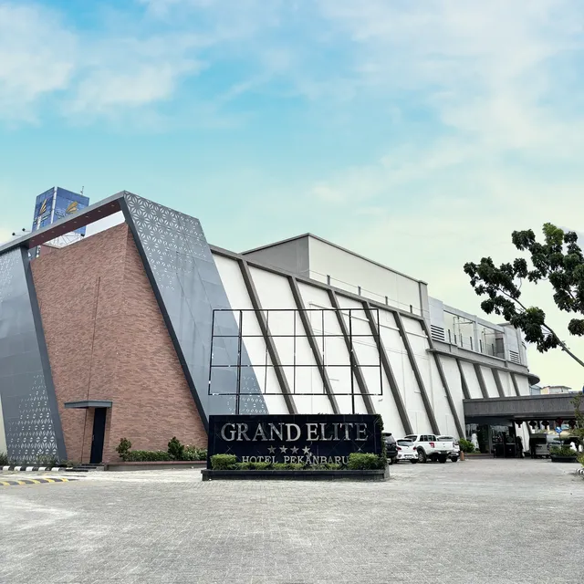 Grand Elite Hotel