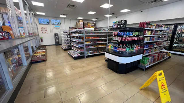 Charms Market & Pizza - Famous $1 Slice