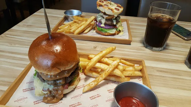 怪獸漢堡Monster Burger 僅此一間絕無分店