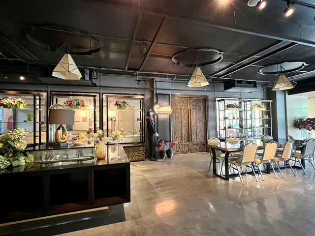 CANES Vegan Casual Dining Restaurant at Health Land Pradit Manutham