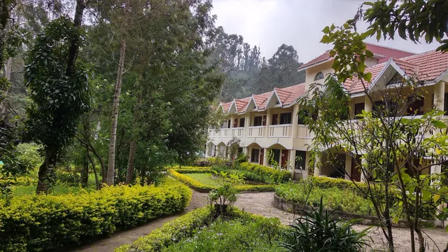 GREEN LAKE VIEW RESORT