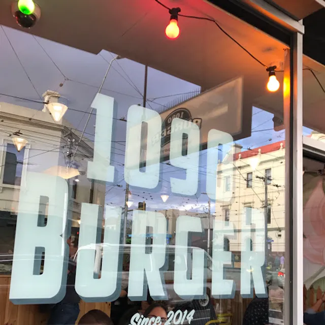 1090 Burger