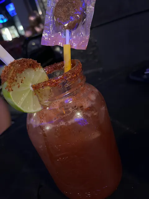 REYNOSO'S FAMILY RESTAURANT & SPORTS