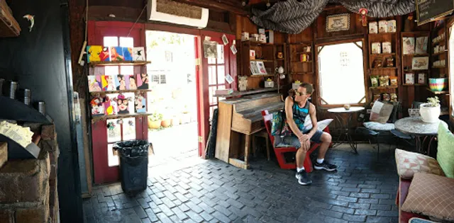 Crucial Coffee Café