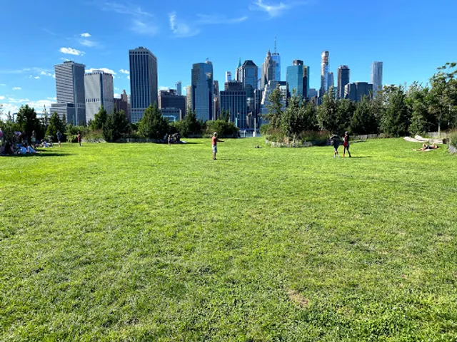 Brooklyn Bridge Park Pier 3 Plaza