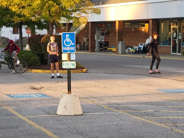 Learwood Square Shopping Center