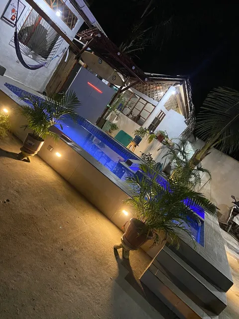 Brothers Surf House He´enalu. Surf Packages & Lessons