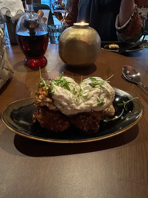 Manu Restaurant and Bar