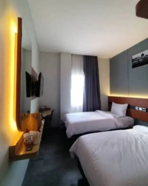 Hotel Arwana Safari puncak RedPartner