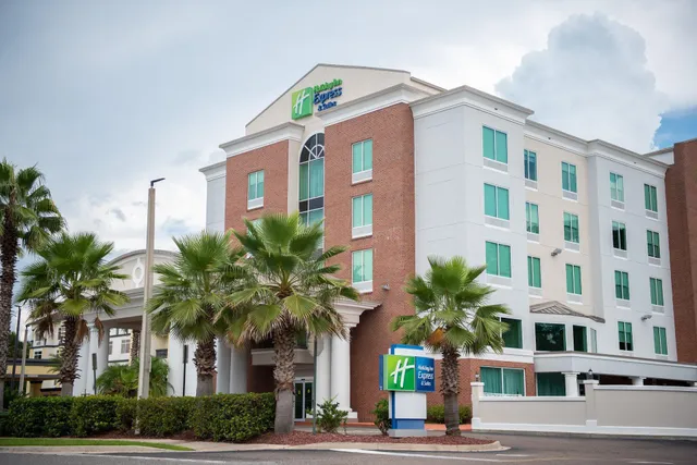 Holiday Inn Express & Suites Chaffee-Jacksonville West by IHG