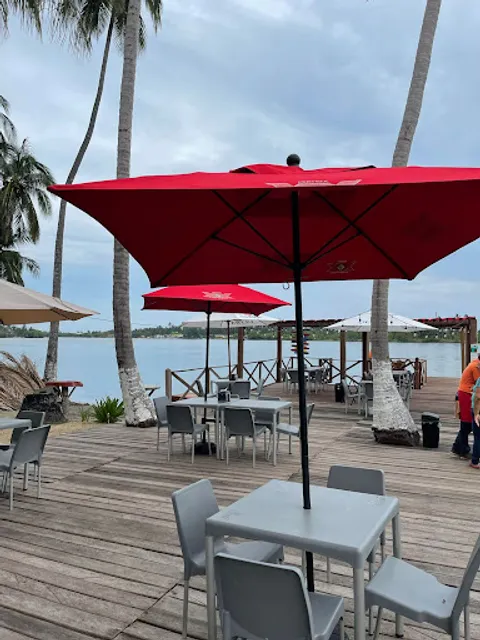 Restaurante "PUNTA SAM"