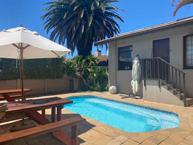 Dolphin Circle Bed and Breakfast