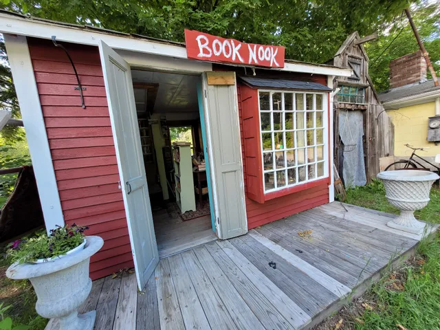 Stone River Antiques