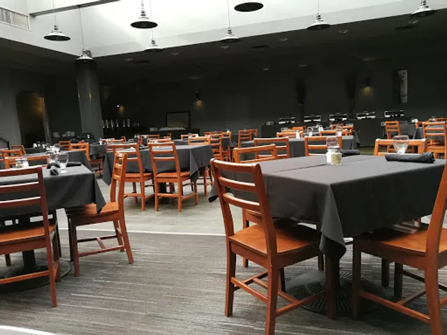East 75 Restaurant and Lounge