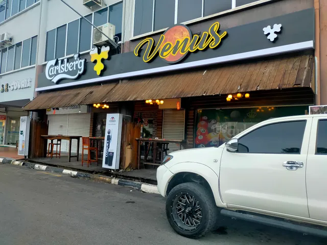 Venus Bistro & Karaoke