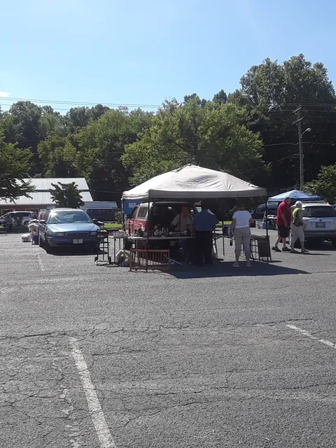 LaFollette Outdoor Flea Market