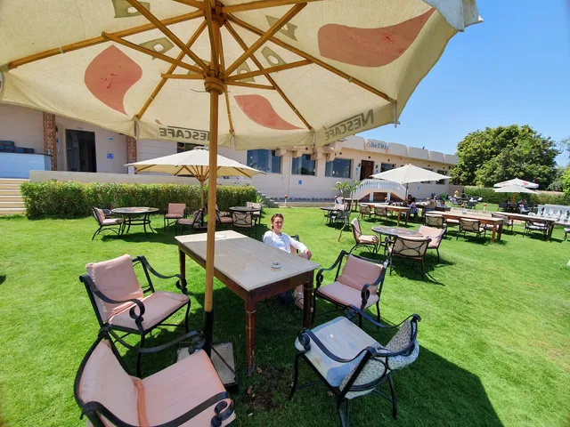 CAIRO PLAZA RESTAURANT