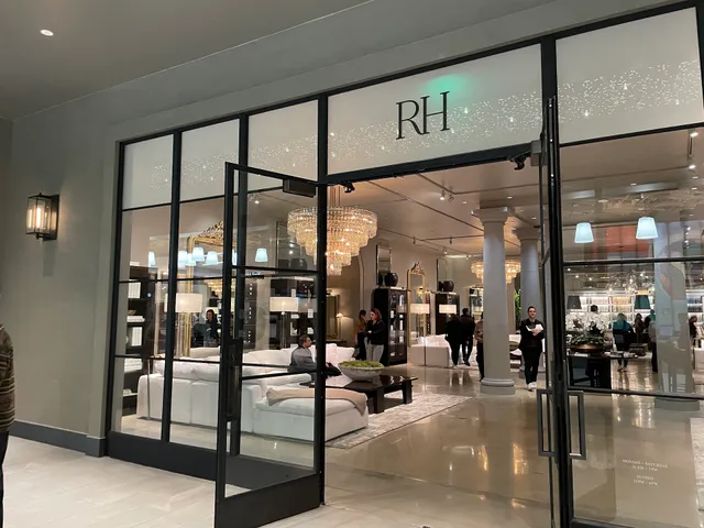 RH Tysons | The Gallery at the Tysons Galleria