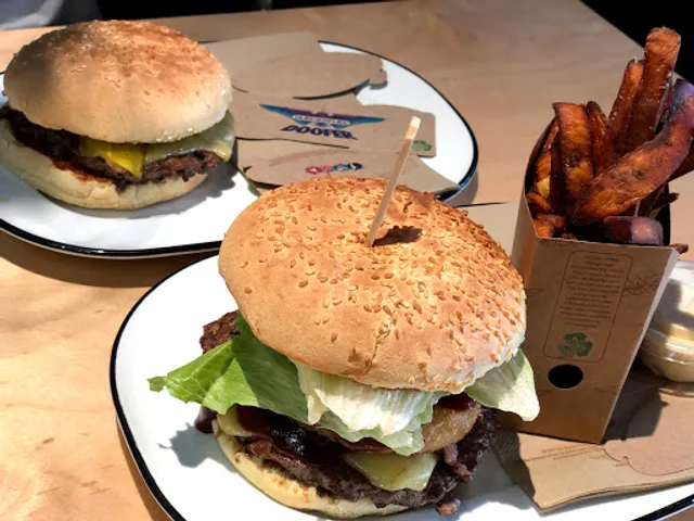 BurgerFuel Queen Street