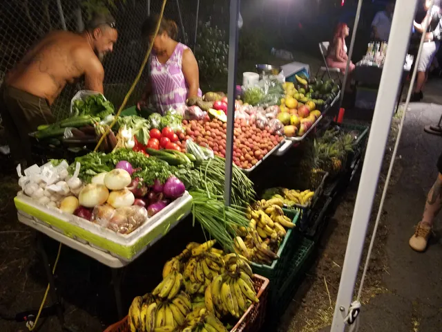 Uncle Roberts Bar - Liquor And Beer