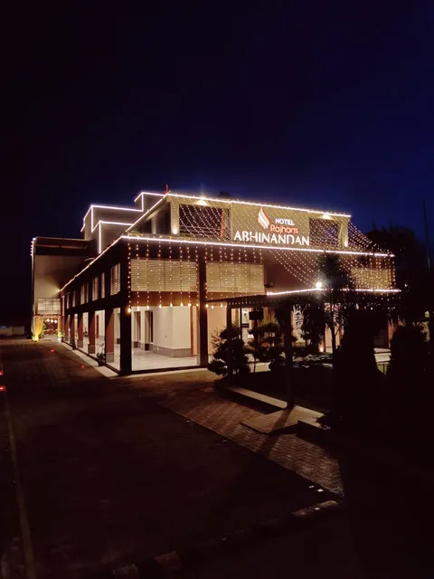 Hotel Rajhans Abhinandan