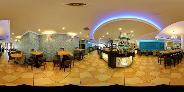 La Vino Restaurant, Café & Bar