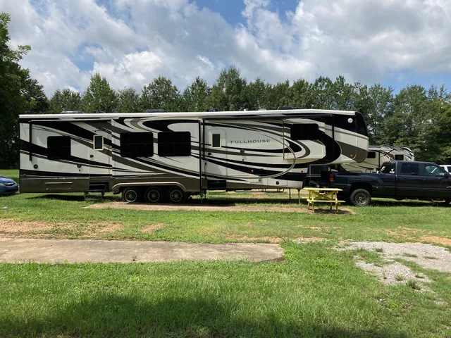 Frog Hollow Camp Ground and Rv Park