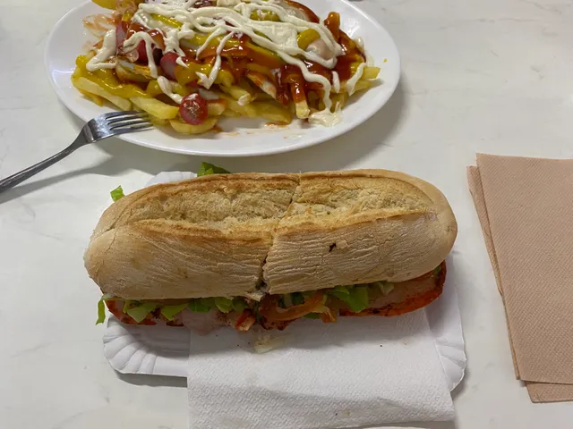 Hamburguesería La Piscina